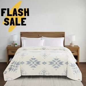 QUEEN SIZE Pendleton plush blanket - NEW WITH TAGS